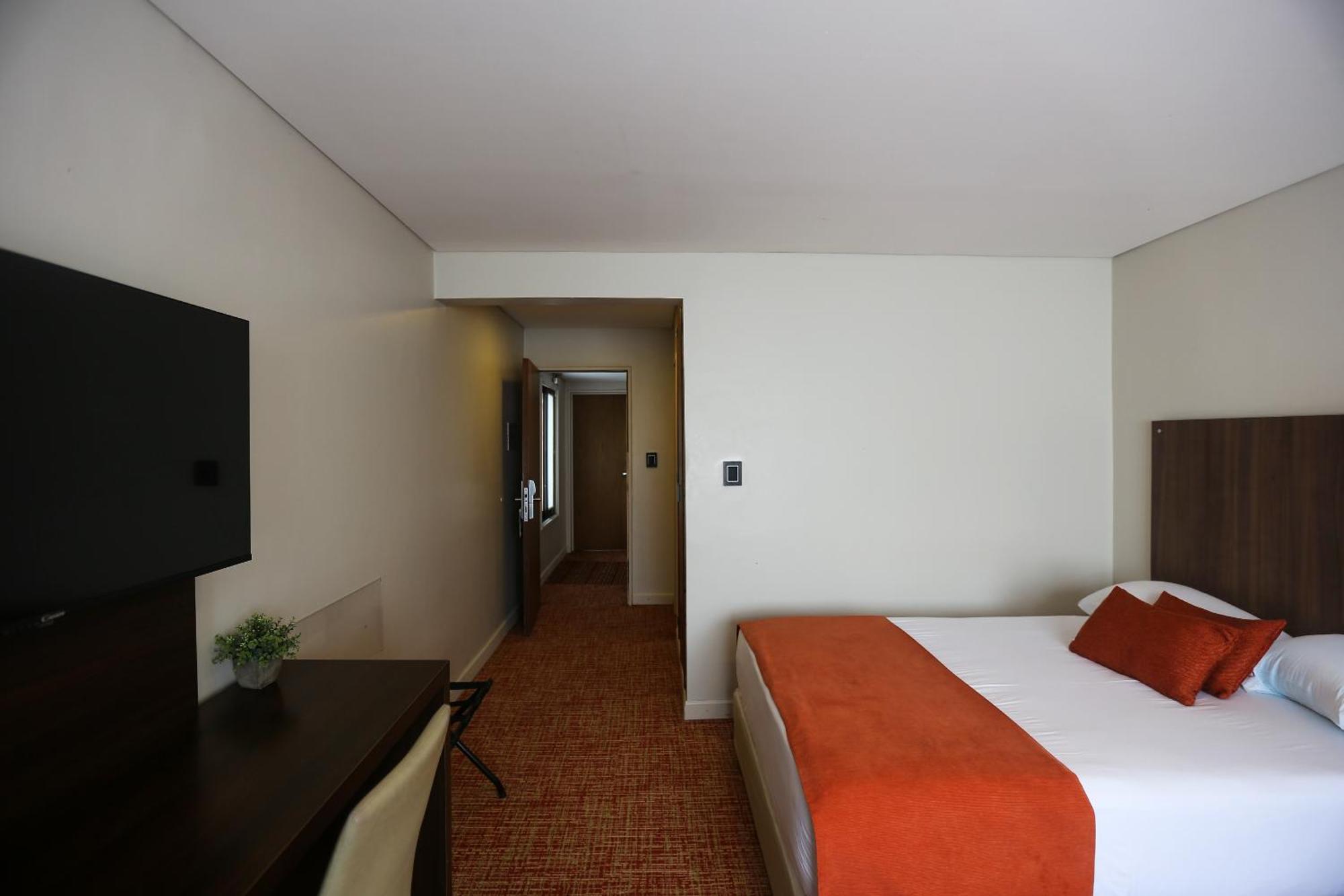 Hotel Bahia Redonda เอลกาลาฟาเต ภายนอก รูปภาพ